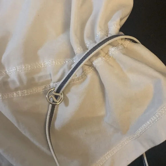 Lululemon tank white and black top - Picture 2 of 7